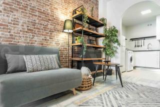 Modern Studio with Private Rooftop Terrace by REMS - 4