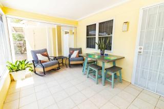 Island Studio with Pool Access, Porch & Workspace - 9