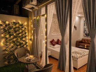 Full Day Avaason 369 Cozy Studio Gaur City Center - 0