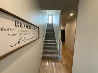 Luxury Townhouse with amenities 5 min to UCO - 9