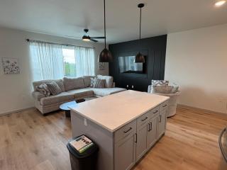 Luxury Townhouse with amenities 5 min to UCO - 5
