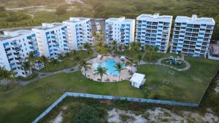 Golden Wave Residence vista a la piscina - 1