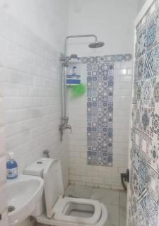 Espace vert avec logement familial et piscine privée terrasse - 2