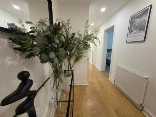 Lux 2 Bedroom Ground Floor Apartment - 2