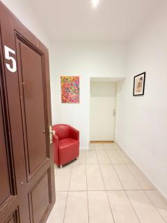 Apartment Near Stadthalle and City Center - 4