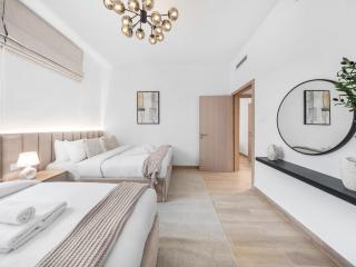Family Friendly 2BR near Ferrari World & Yas Mall - 4