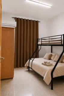 Luxury 4BR Villa with Private Pool Sleeps 9 - 1