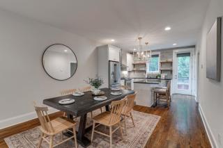 Unforgettable Townhome-Close to Broadway-10 Beds! - 5