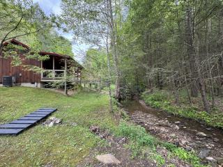 Soul Sister- Creek View, WiFi, Firepit, WiFi, Hiking, 4 mins to Natural Bridge - 6