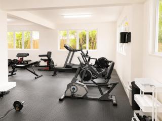 Maxwell Beach Escape 4- Beach & Resort Access - 1