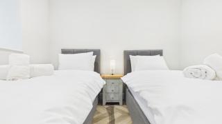 No. 1 Croft House - Luxury 2 Bed Apartment - Tenby - 2