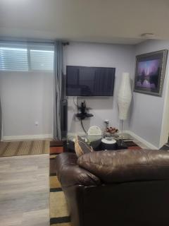 One Bedroom Basement Suite With Separate Entrance Near Airport - 5