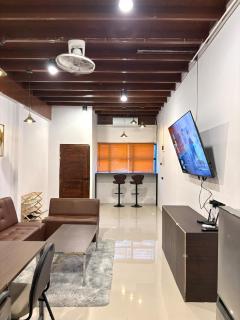 House 300m MRT 1 Car park All inclusive price - 8