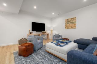 Steps to ND Stadium Luxury 1BR1BA Sleeps 2 - 6