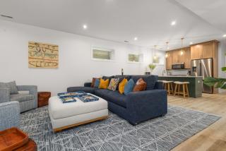 Steps to ND Stadium Luxury 1BR1BA Sleeps 2 - 5