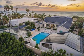 Oceanfront 10BR Lux Villa • Pool • Full Ocean View - Eagle Beach - 5