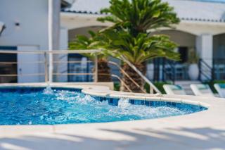 Oceanfront 10BR Lux Villa • Pool • Full Ocean View - Eagle Beach - 1