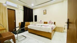 Hotel cressida green palace - near redisson squar - 2