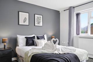 Luxury Stay, 7bed 4bath with Games Room & Parking - 8