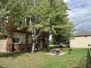 Quiet 2 Bedroom ready for YOU - 7