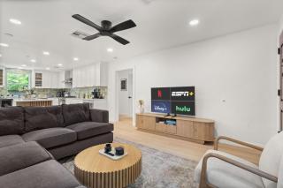 E Austin 2BR 2BA Stay w Grill by Lady Bird Lake Live Music by Austin Vacay - 2