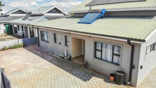 Tranquil 3-Bed Home, Arlington Estate - 5
