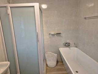 Tranquil 3-Bed Home, Arlington Estate - 1