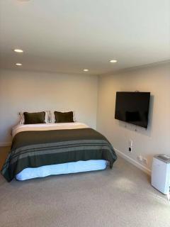 Hillside tiny home - 7