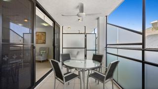 Spacious Dual-Key Resort Stay at Palm Cove - 4
