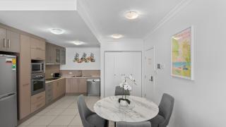 Spacious Dual-Key Resort Stay at Palm Cove - 2