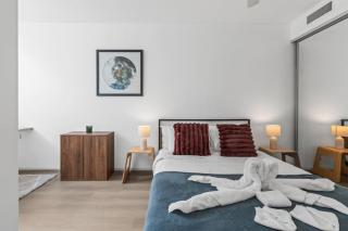 The Valley Great Value Sofa Bed Parking Pool and Gym - 9