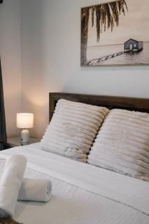 Great Value Group Stay Comfortable and Convenient - 5