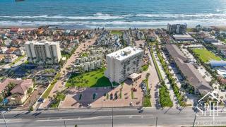 Luxury Beachfront Condo With Amazing Sunset Views - 1