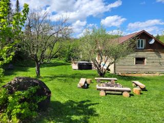 Chalet du lac avec SPA privé, wifi, BBQ et SUP - 1
