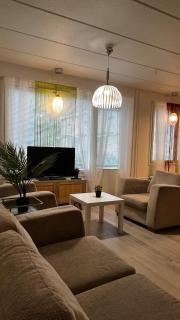 Kemi Cozy Corner, a Stylish Two-Story Apartment - FREE PARKING - 1