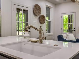 The Blue Stag at Selah 2 bed 2 bath+ loft Sleeps 7 - Holiday Home - 7