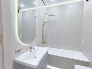 Arbat Area & Mega Park Bright Apartment - 0