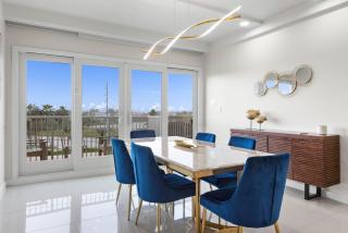 Beachfront Luxury Renewed Condo - 4