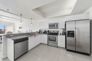 Beachfront Luxury Renewed Condo - 1