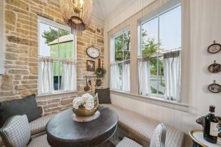 The Classy Cottage at Selah-2 Bed 2 Bath-Sleeps 6 - 3