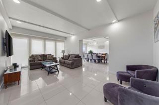 Solare Tower Luxe Beach Retreat - 8