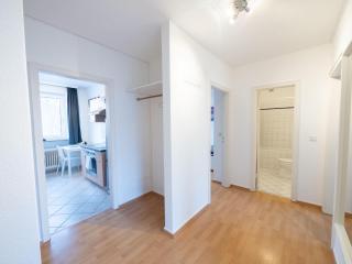 Monteurwohnung-fuer-6-Personen-mit-WLAN-Kueche-TV-Ahrensburg-Naehe-Hamburg-AGGE3501 - 4