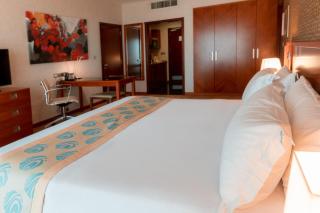 Holiday Inn - Suites Kuwait Salmiya by IHG - 9