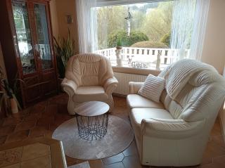 Idyllischer Ferienbungalow in ruhiger Lage mit Pool und großen Garten - 1