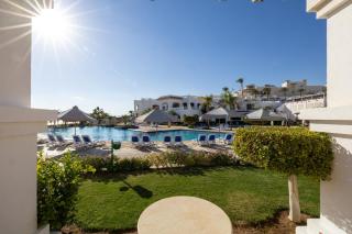 Continental Plaza Beach Resort - 8