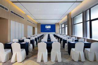 Holiday Inn Express Chengdu Wuhou New City by IHG - 8