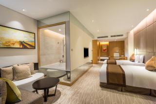 Crowne Plaza Yangzhou by IHG - 8
