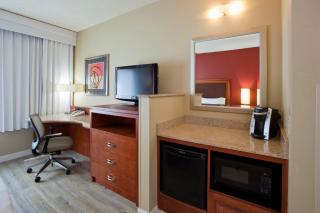 Holiday Inn Hotel & Suites Maple Grove Northwest Minneapolis-Arbor Lakes by IHG - 9