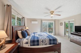 Cozy Cottage Near Bass Lake, Yosemite with hot tub - 4