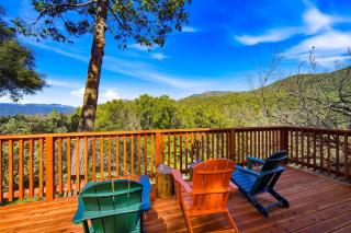 Yosemite Cottage Views, Hot Tub & Theater - 0